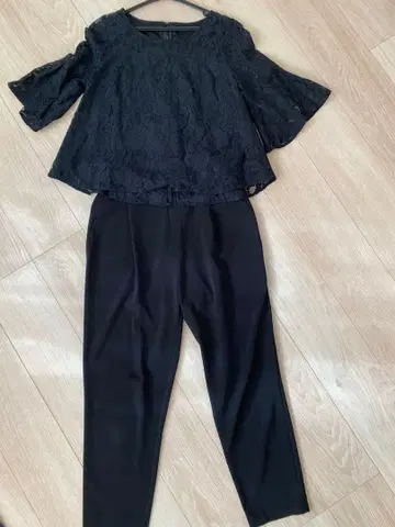 레이스 셋업 결혼식이나 파티에도