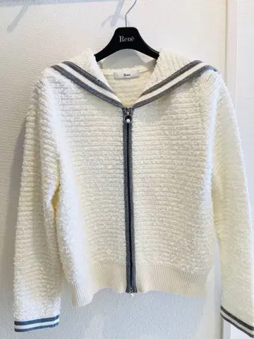 세일러 카라 화이트 니트