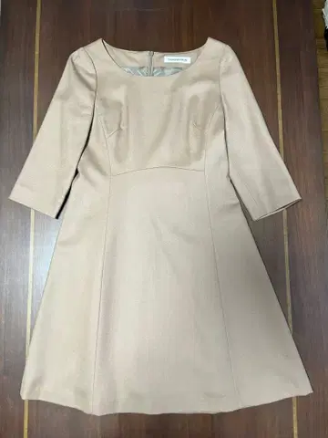 STRBERRY-FIELDS 베이지 무릎 기장 원피스 7부 소매