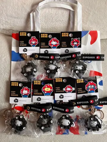 간사이 만박 산리오 마스코트 키링 블랙 미야쿠미야쿠 7종 세트