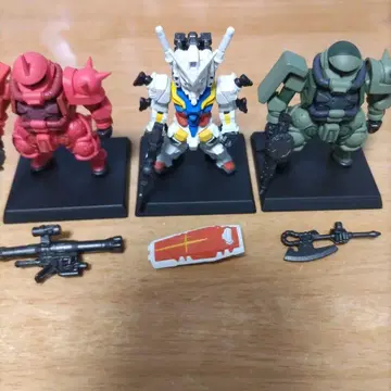 건담 컨버전스 #28 화이트 건담, 자쿠 3체 세트