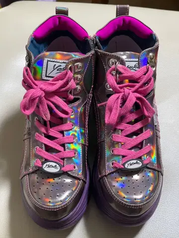 [ 새상품 ] 요스케 홀로그래픽 통굽 하이컷 스니커즈 사이즈 35