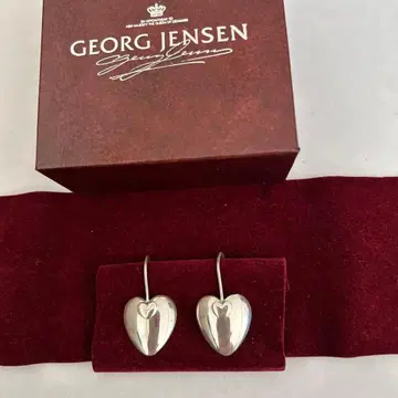 GEORG JENSEN 하트형 실버 귀걸이