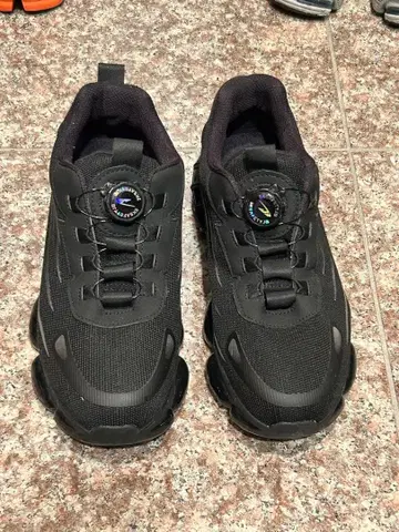 블랙 스니커즈 다이얼식