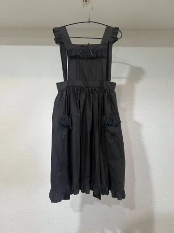 모와티에 Gardenia 핀턱 에이프런 블랙