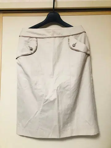 새상품급 나라 까미체 무릎 기장 타이트 스커트 L