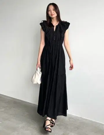 COCODEAL 프릴 슬리브 티어드 원피스 블랙