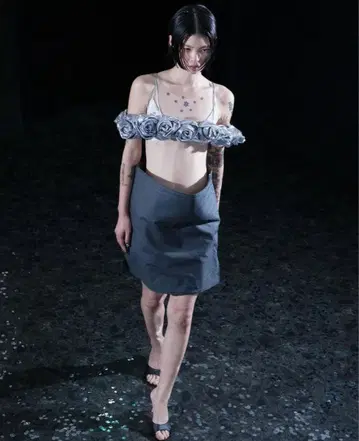 Ans Dotsloevner 뷔스티에