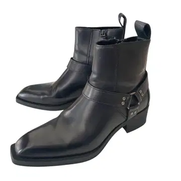 [ 새상품급 ] ZARA 블랙 통굽 부츠 벨트 포함