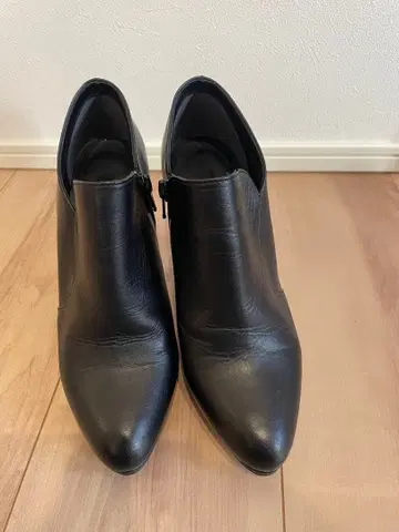 다이애나 블랙 가죽 하이힐 부티 숏부츠