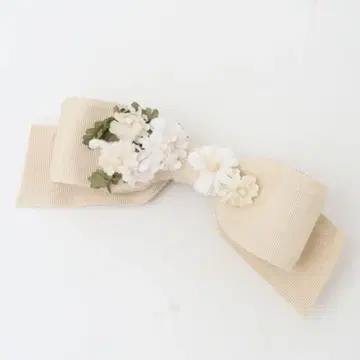 핑크하우스 작은 꽃 모티브 사용 리본 머리핀 에크루 아이보리 계열