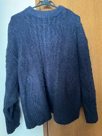 LEPSIM 새상품급 다크 네이비 케이블 짜임 니트 긴팔