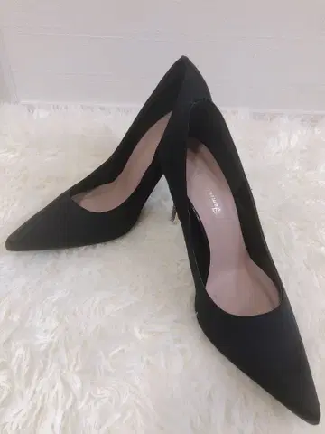 블랙 스틸레토 하이힐