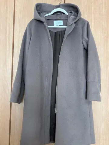 후드 부착 롱 코트