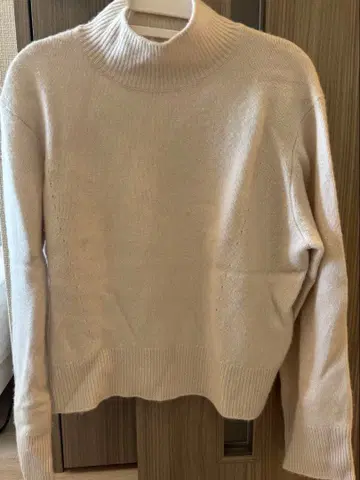 프레이 아이디 베이지 터틀넥 니트