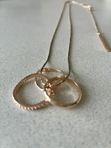 로즈 골드 3가지 링 목걸이