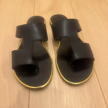 라오콘테 샌들 38