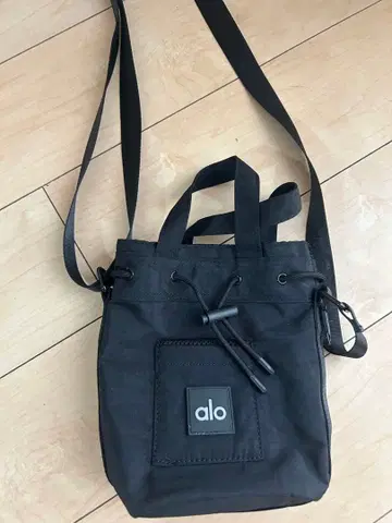 alo 블랙 숄더백 원사이즈
