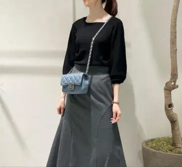 새상품급 알아바일 스퀘어 데콜테 풀오버