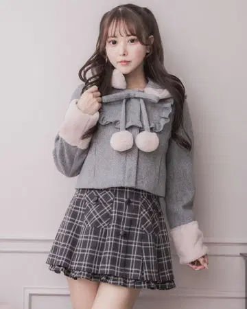 pium  퍼리본 요크 프릴 숏코트