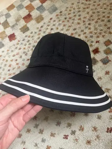 CASTELBAJAC 블랙 버킷 햇