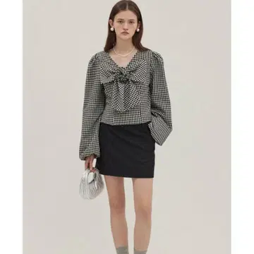 Fano Studios 체크 무늬 보타이 블라우스