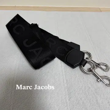 마크 제이콥스 스트랩 블랙 로고 스트랩