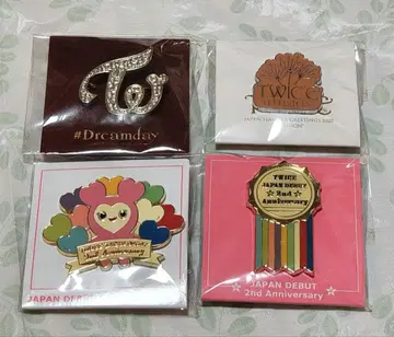 TWICE 브로치 핀 배지