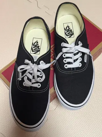 VANS 블랙 스니커즈