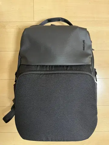 Incase A.R.C. Commuter Pack Black