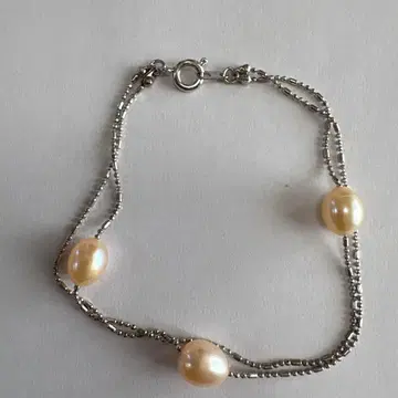펄과 금속제 팔찌