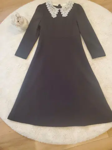 리아라바이PG 레이스 옷깃 블랙 긴팔 A라인 원피스