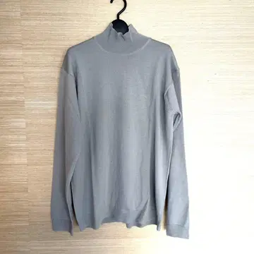 EMPORIO ARMANI 그레이 터틀넥 니트