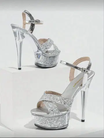 스트랩 포함 비쥬 샌들