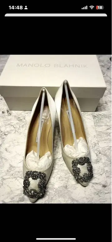새상품 미사용 마놀로 블라닉 새틴 펌프스