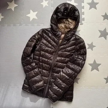 유니클로 프리미엄 다운 자켓 S 사이즈