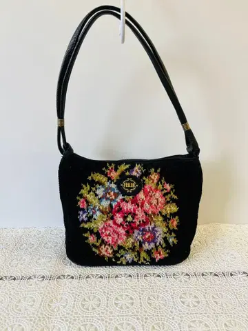 페이러의 숄더백