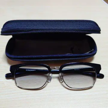 MONOBASE 블랙 스퀘어 안경