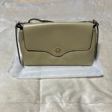 베이지색 잎사귀 무늬 숄더백