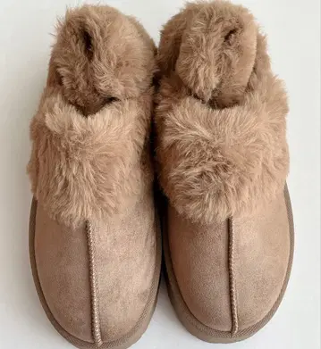 [ 미착용 새상품 ] 통굽 퍼 샌들 발꿈치 스트랩 포함 브라운 M 사이즈