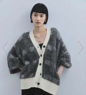 페더얀 체크 가디건