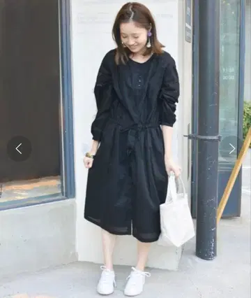 새상품급 슬로브 이에나 핀턱 스캘럽 레이스 원피스/롱 기장/블랙