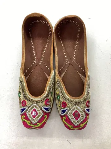 자수 비즈 장식 플랫슈즈