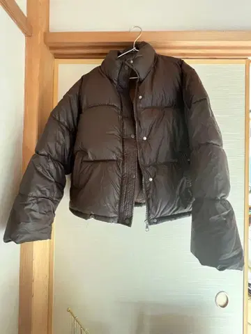 브라운 숏 기장 다운 자켓 M 사이즈