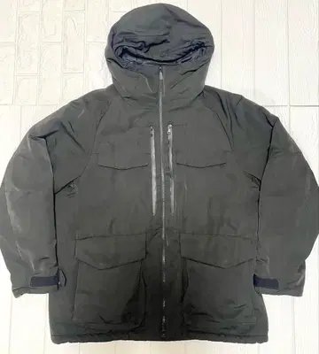 유니클로 x 화이트 마운티니어링 하이브리드 다운 오버사이즈 파카