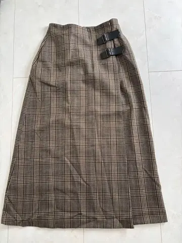 저널 스탠다드 P 체크 랩스커트