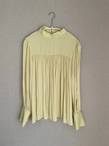 플리츠 하이넥 셔츠