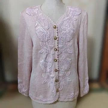 자수 장식 핑크 긴팔 블라우스