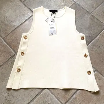 ZARA 버튼 니트 베스트
