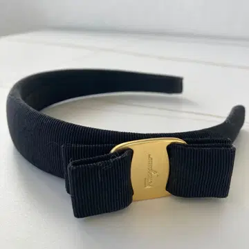 정품 페라가모 리본 포함 블랙 헤어밴드 머리띠